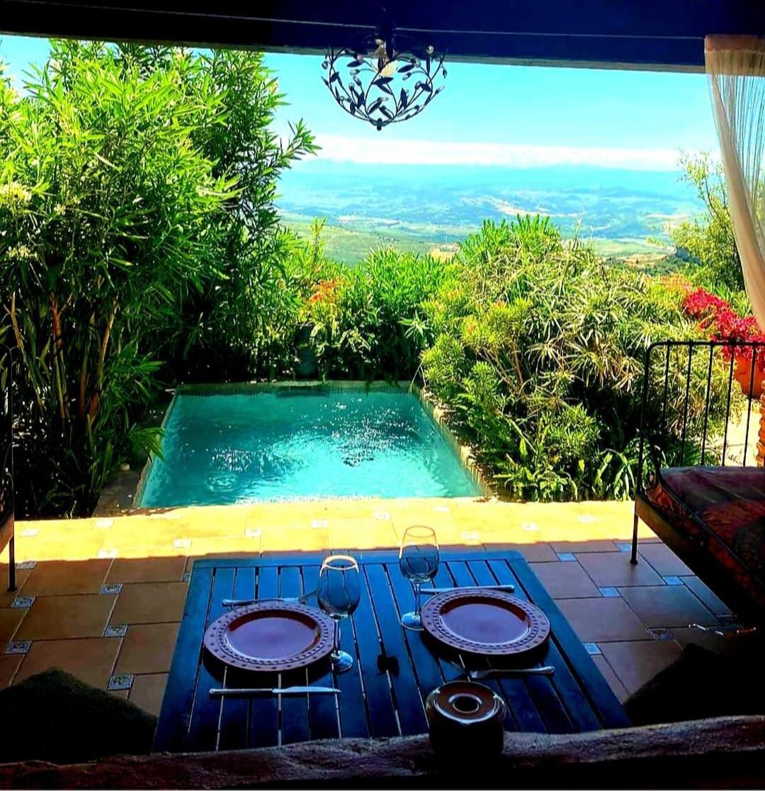 Ddg Retreat Hotel Casares Ngoại thất bức ảnh